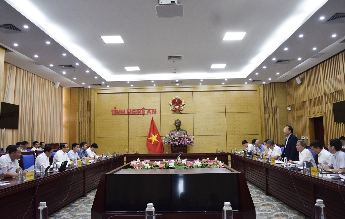 Quang cảnh buổi làm việc