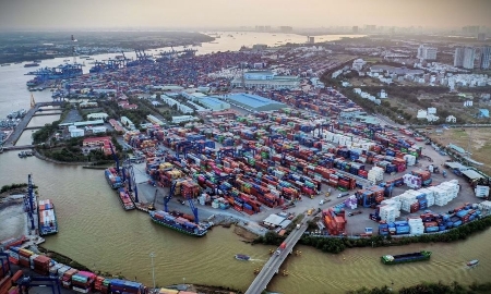 Cảng Cát Lái (TP.HCM) hiện là cảng lớn nhất cả nước với sản lượng hàng hóa chiếm khoảng 85% so với các cảng phía Nam và chiếm 50% cả nước. Ảnh tư liệu
