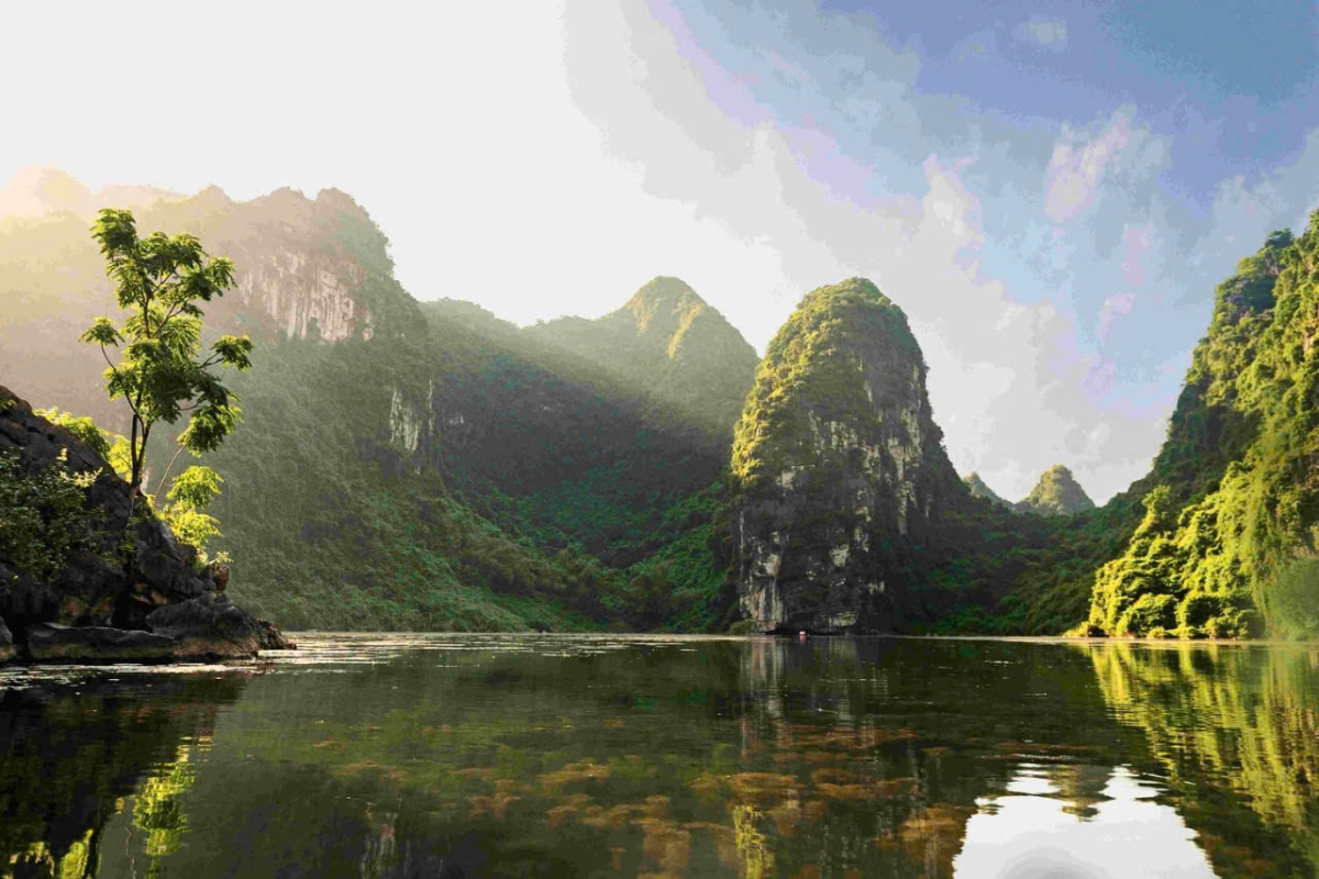 Một vùng sơn thủy hữu tình (Ảnh: Du lịch Ninh Bình)