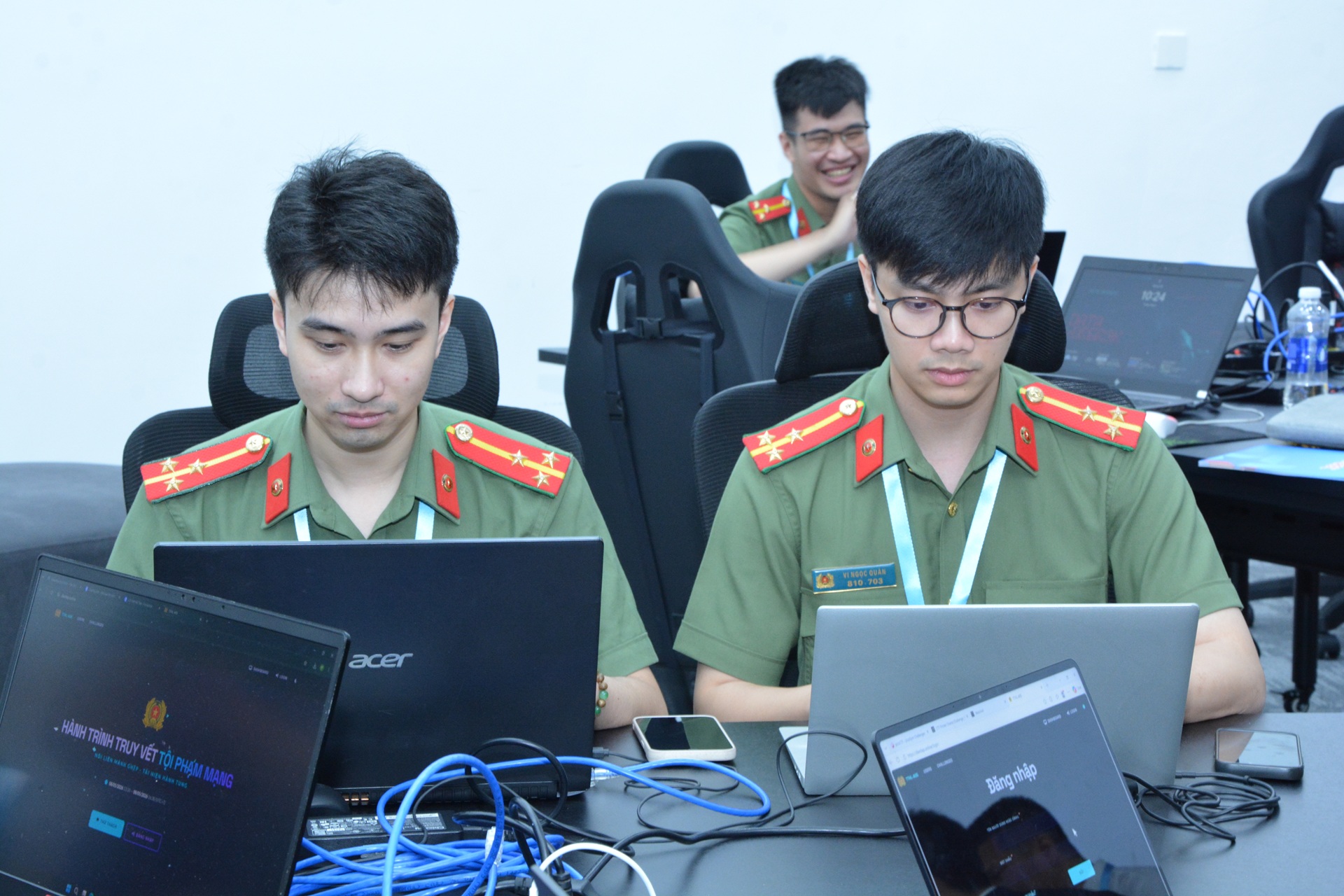 Cuộc thi “Hành trình truy vết tội phạm mạng” có sự tham gia của 14 đội thi