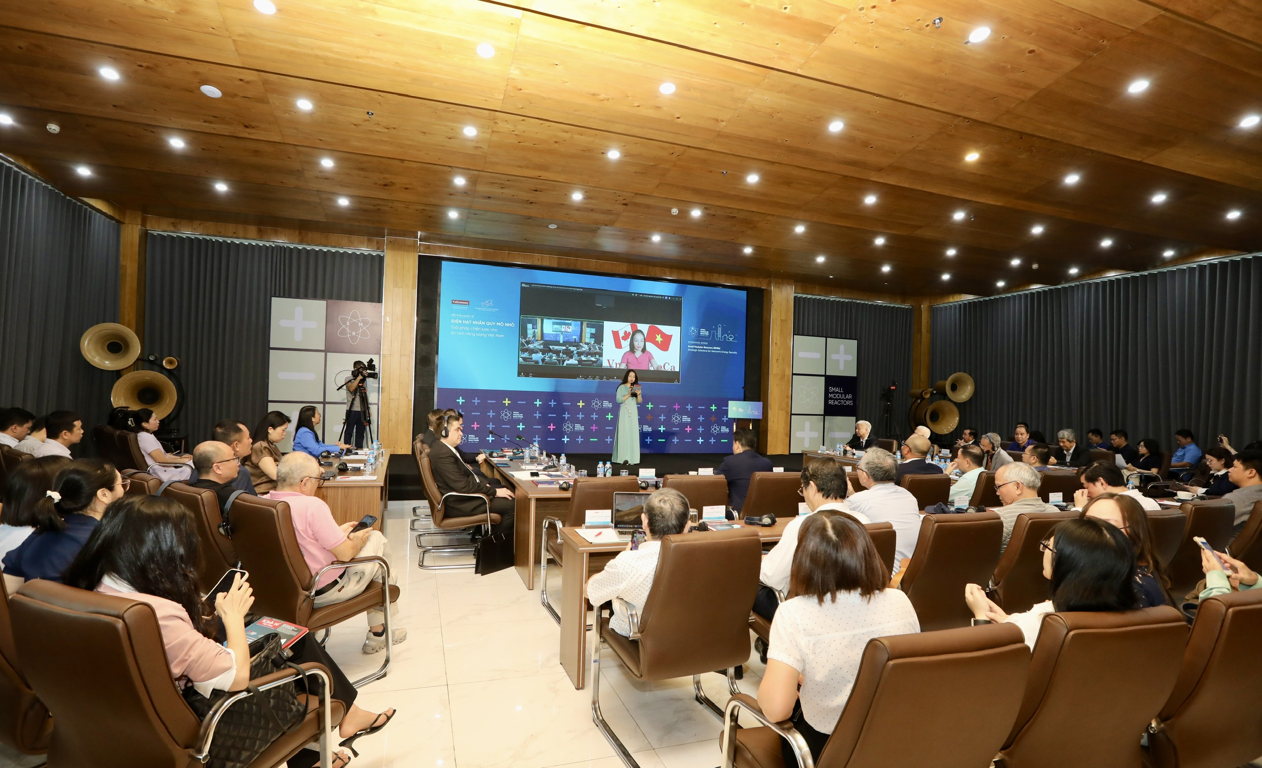 According to Ms. Quynh, Candu technology brings 7 strategic advantages to Vietnam. (Photo: Vietnam Economic Times)