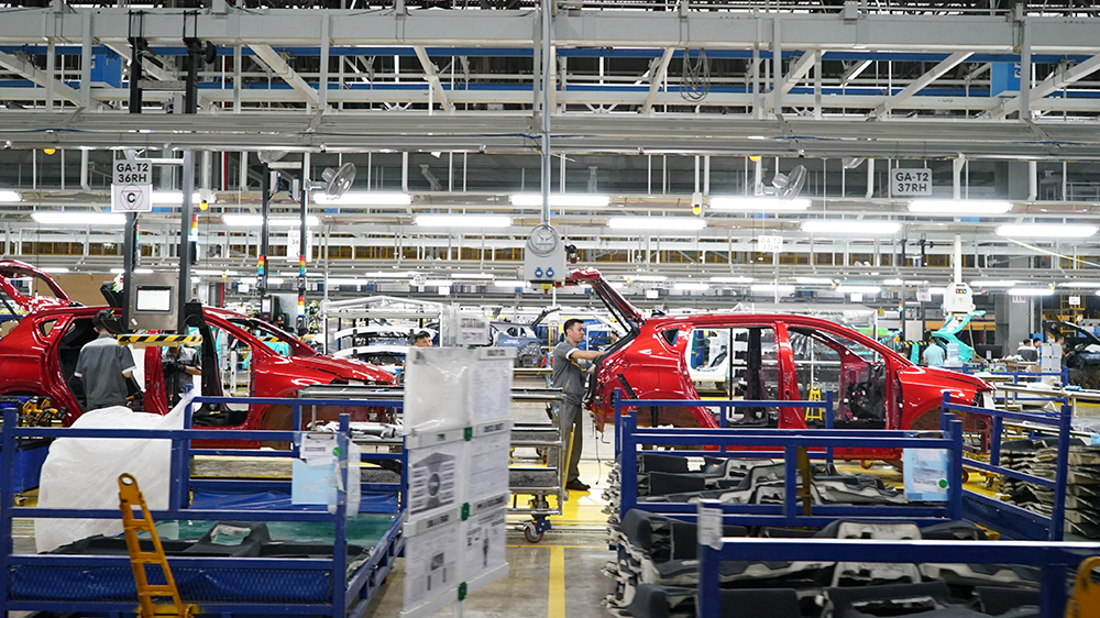 Sự trỗi dậy của xe lắp ráp trong nước (CKD) chính là điểm sáng nhất trong bức tranh toàn cảnh của tháng 4 vừa qua. Với sản lượng ước đạt 50.200 chiếc, xe&nbsp;lắp ráp trong nước&nbsp;tăng 11,3% so với tháng 3 và đặc biệt là bứt phá tới 32,6% so với cùng kỳ năm ngoái.