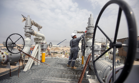 Iraq phát hiện một mỏ dầu khổng lồ gần Saudi Arabia