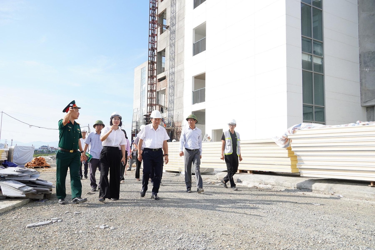 Chủ tịch UBND tỉnh Quảng Trị Lê Hồng Vinh kiểm tra Dự án Bệnh viện Đa khoa khu vực Bắc Quảng Bình (cơ sở 2)