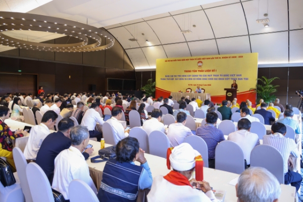 Quang cảnh phiên thảo luận.