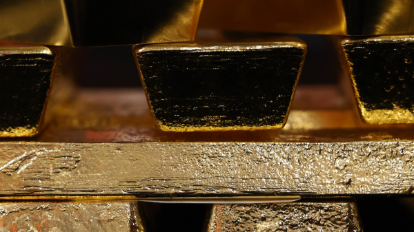 Giá vàng đảo chiều từ giảm sang tăng, SPDR Gold Trust mua ròng