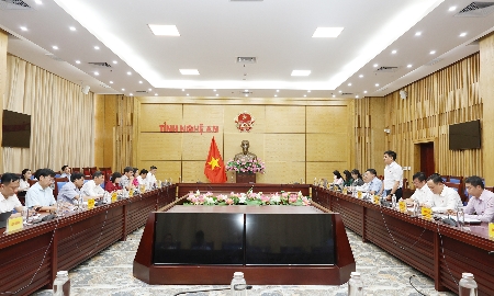 Đoàn công tác Ủy ban Kinh tế và Tài chính của Quốc hội làm việc với tỉnh Nghệ An