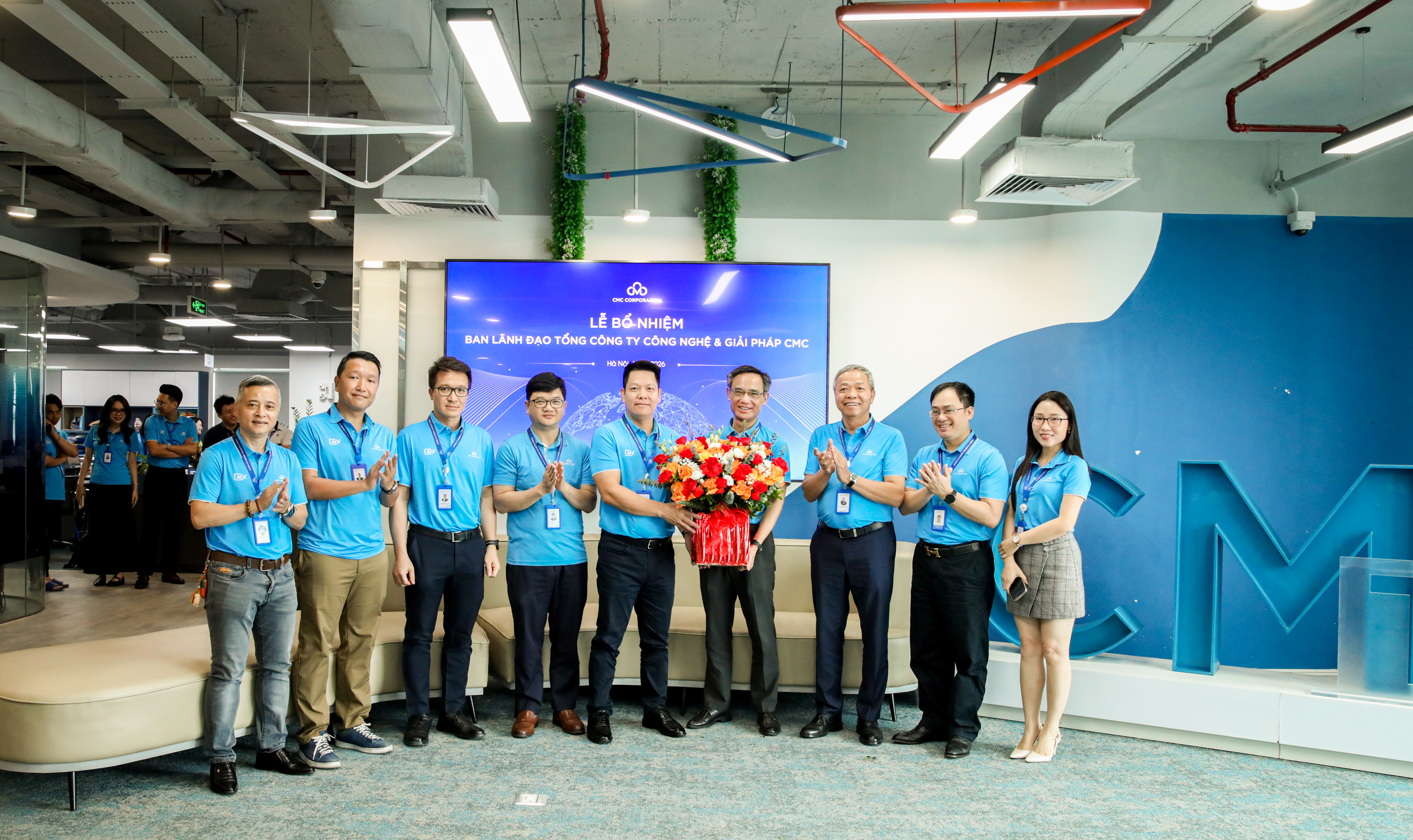 Ban lãnh đạo Tập đoàn CMC chúc mừng ban lãnh đạo mới CMC TS