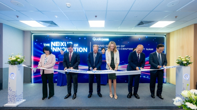 Qualcomm officially inaugurates Hanoi R&D Center