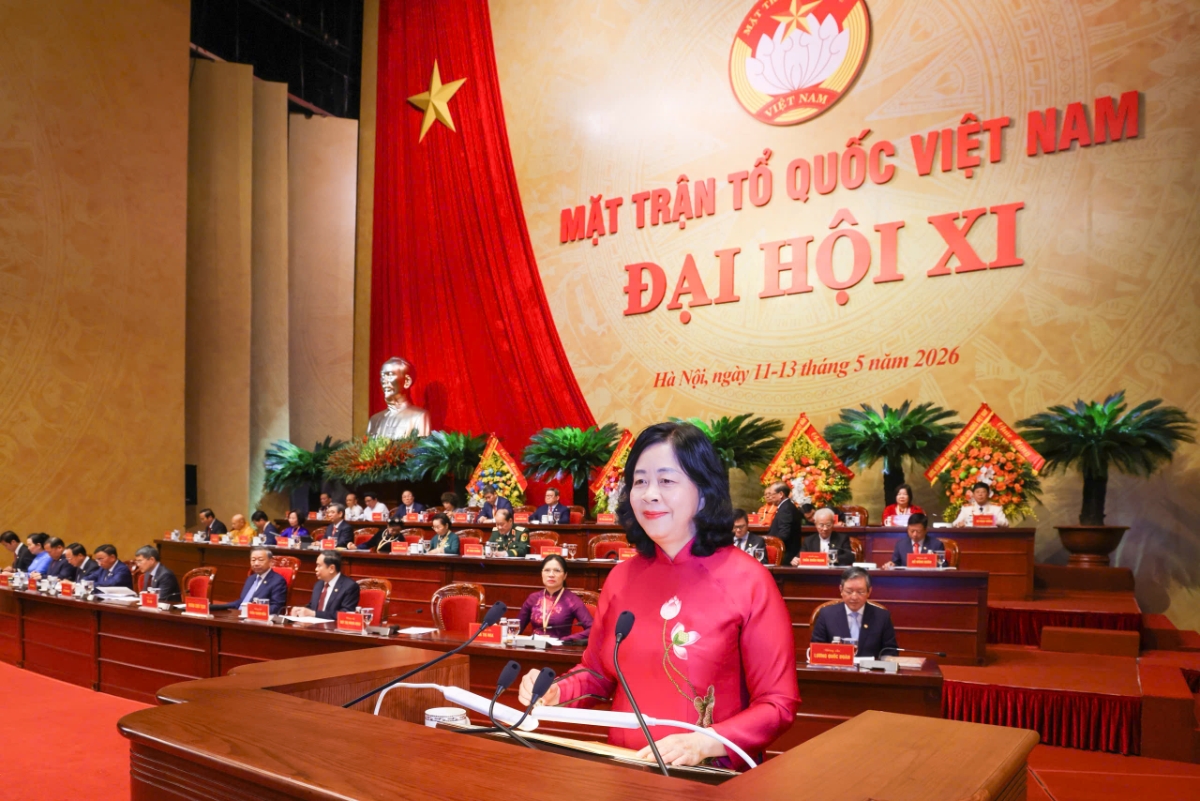 Bà Bùi Thị Minh Hoài - Ủy viên Bộ Chính trị, Bí thư Trung ương Đảng, Bí thư Đảng ủy Mặt trận Tổ quốc, các đoàn thể Trung ương, Chủ tịch Ủy ban Trung ương Mặt trận Tổ quốc Việt Nam khóa X phát biểu khai mạc.