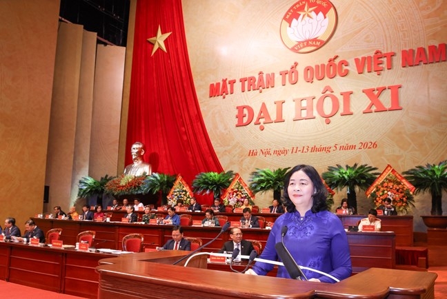 Bà Bùi Thị Minh Hoài, Ủy viên Bộ Chính trị, Bí thư Trung ương Đảng, Bí thư Đảng ủy Mặt trận Tổ quốc, các đoàn thể Trung ương, Chủ tịch Ủy ban Trung ương Mặt trận Tổ quốc Việt Nam khóa XI phát biểu nhận nhiệm vụ. Ảnh: Mặt trận.