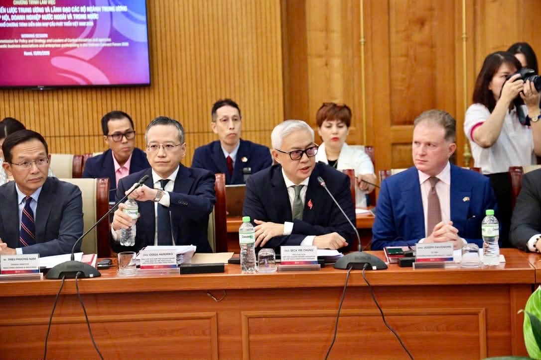 Đại diện các Hiệp hội doanh nghiệp nước ngoài tại Việt Nam phát biểu.&nbsp;