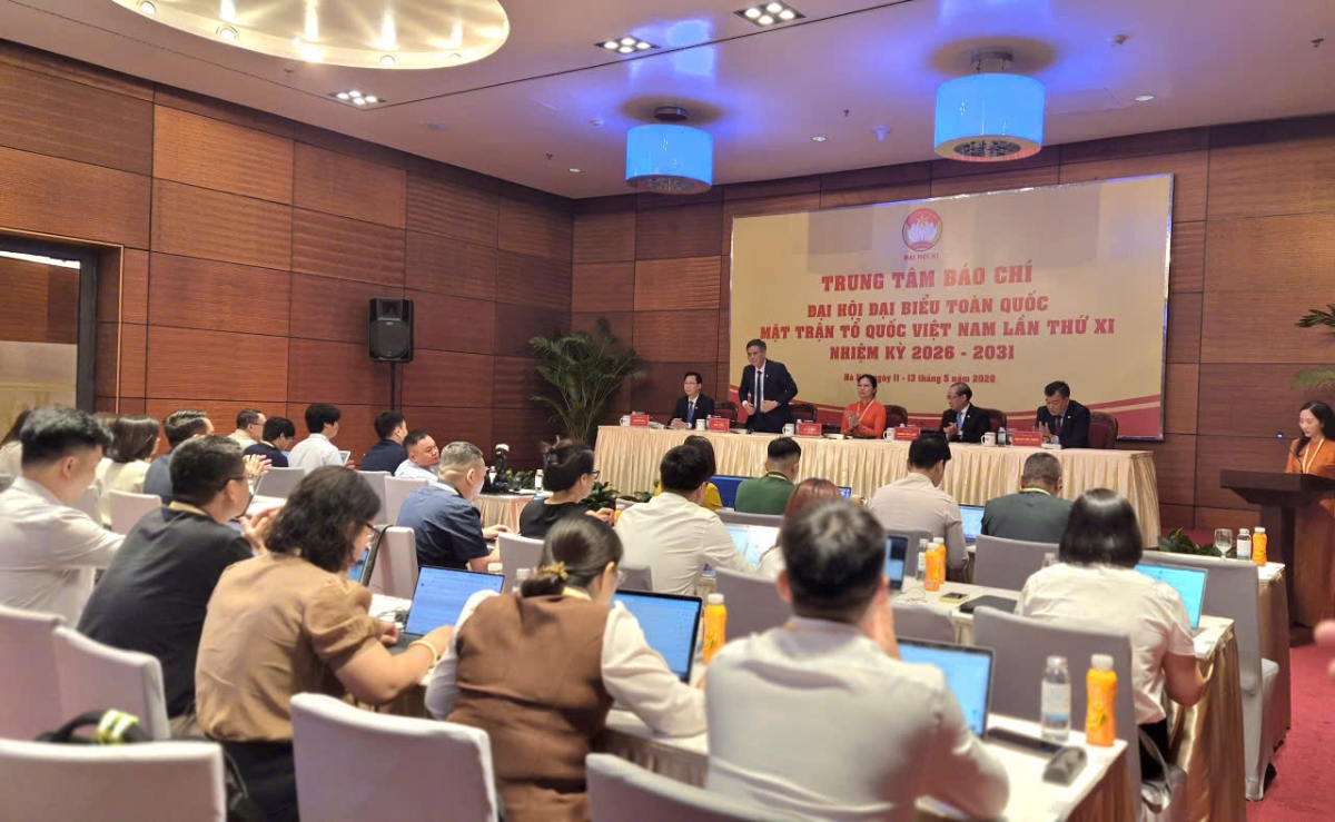 Quang cảnh buổi họp báo.