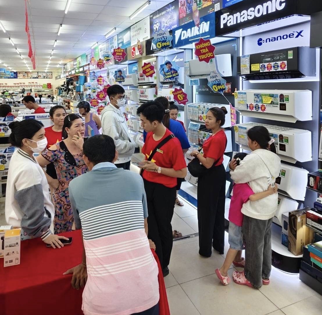 Thị trường điện lạnh năm nay khá đa dạng về mẫu mã với nhiều phân khúc giá khác nhau.