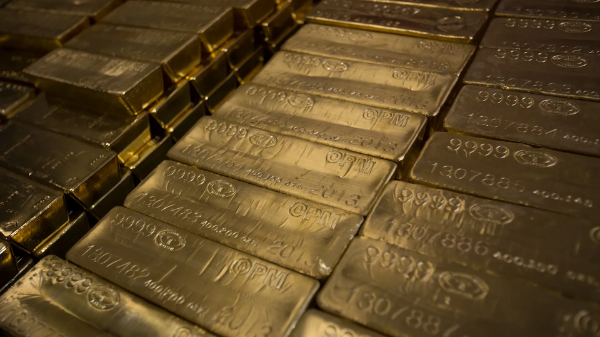 Áp lực lạm phát đè nặng giá vàng, SPDR Gold Trust mua ròng liên tục