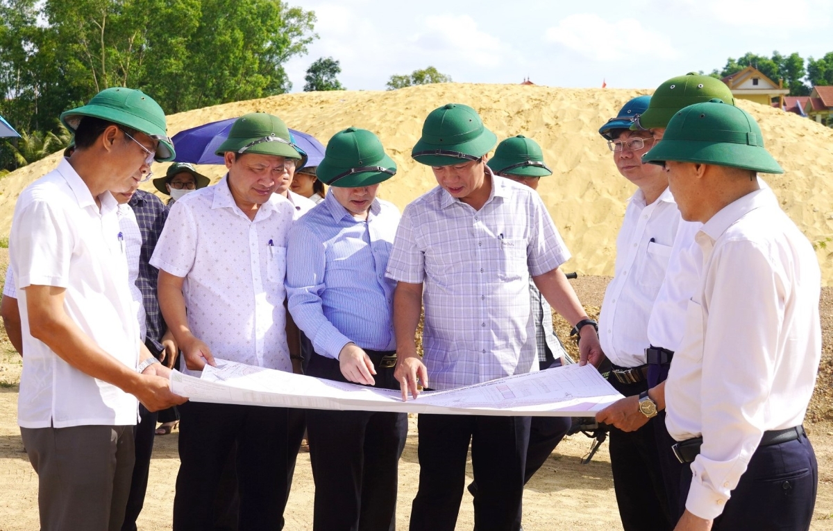 Lãnh đạo tỉnh Quảng Trị đi kiểm tra Dự án tạo quỹ đất khu dân cư phía Đông Nam đường Tạ Quang Bửu
