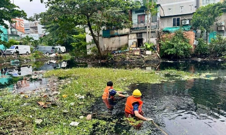 Rạch Chín Xiểng bị ô nhiễm nặng. Ảnh: UBND phường An Nhơn