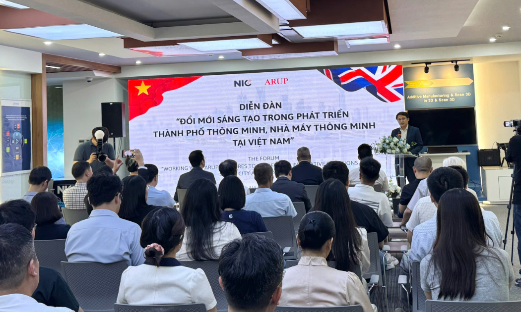 Diễn đàn “Đổi mới sáng tạo trong phát triển thành phố thông minh, nhà máy thông minh tại Việt Nam” diễn ra vào chiều ngày 15/5.