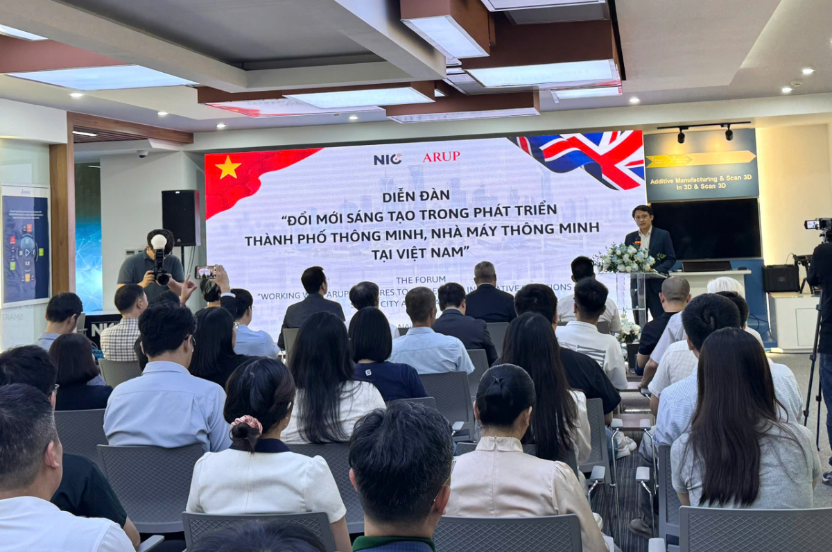 Diễn đàn “Đổi mới sáng tạo trong phát triển thành phố thông minh, nhà máy thông minh tại Việt Nam” diễn ra vào chiều ngày 15/5.
