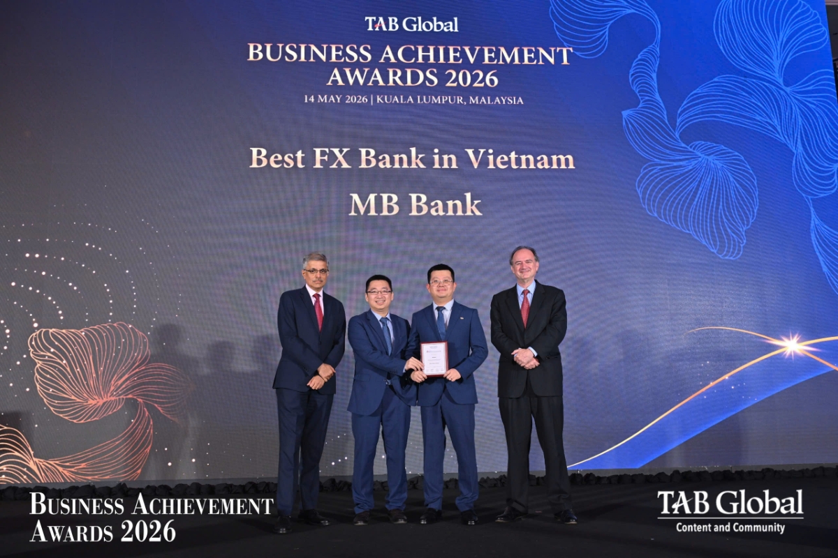 Đại diện lãnh đạo MB nhận danh hiệu “Best FX Bank in Vietnam - Ngân hàng giao dịch ngoại hối tốt nhất Việt Nam 2026” trong khuôn khổ lễ trao giải thường niên TAB Global Transaction Finance Awards do The Asian Banker tổ chức.