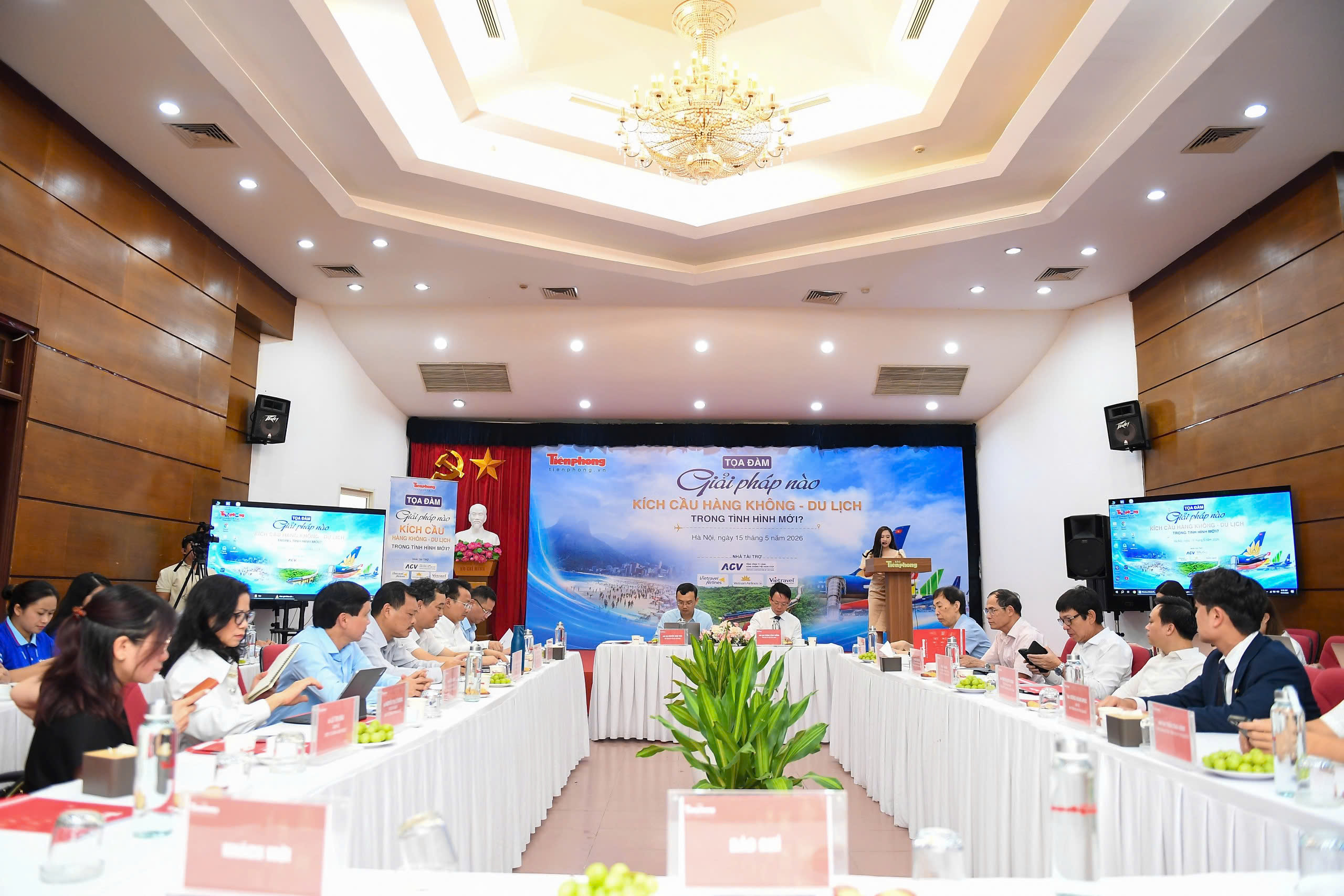 Quang cảnh Toạ đàm Giải pháp nào Kích cầu Hàng không - Du lịch.