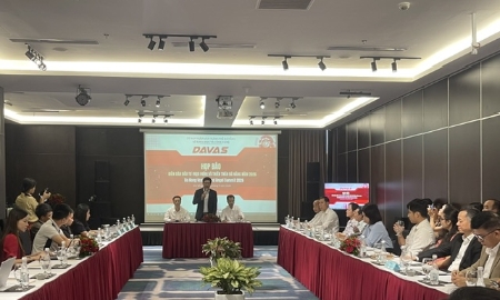 Phó Giám đốc Sở Khoa học và Công nghệ Đà Nẵng Lê Sơn Phong trả lời các câu hỏi tại họp báo. Ảnh Ngô Anh Văn.