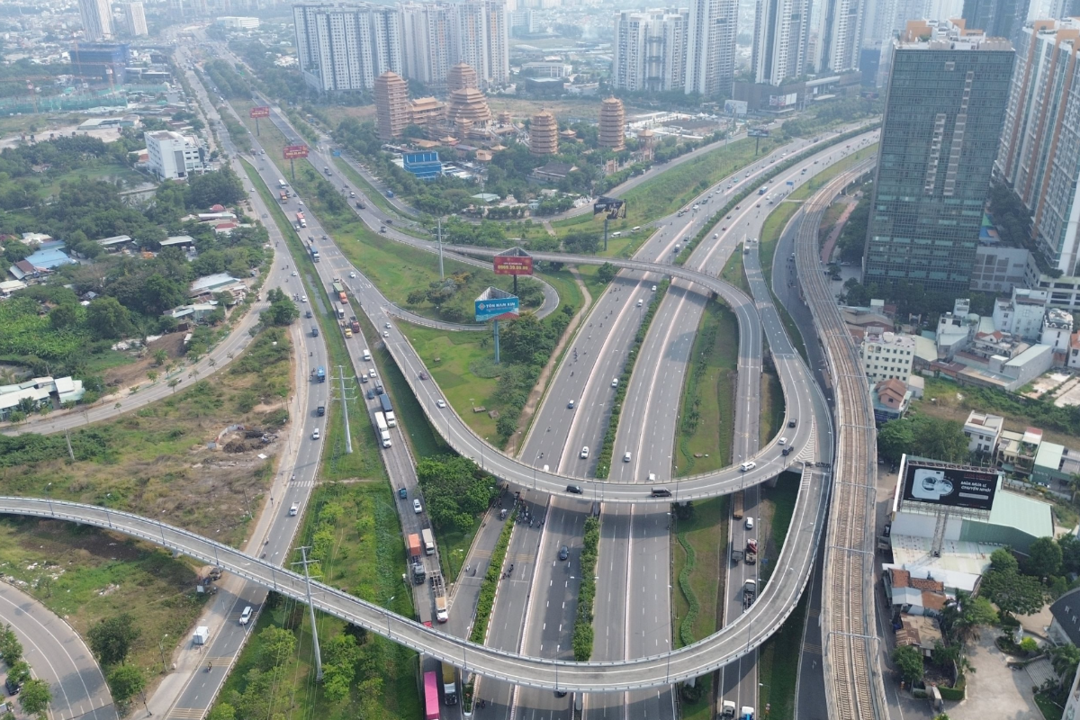 Trong giai đoạn hướng tới tăng trưởng GDP hai con số, Tiếp cận nguồn lực, Chính quyền kiến tạo và BPI chính là ba trụ cột quan trọng nhất.