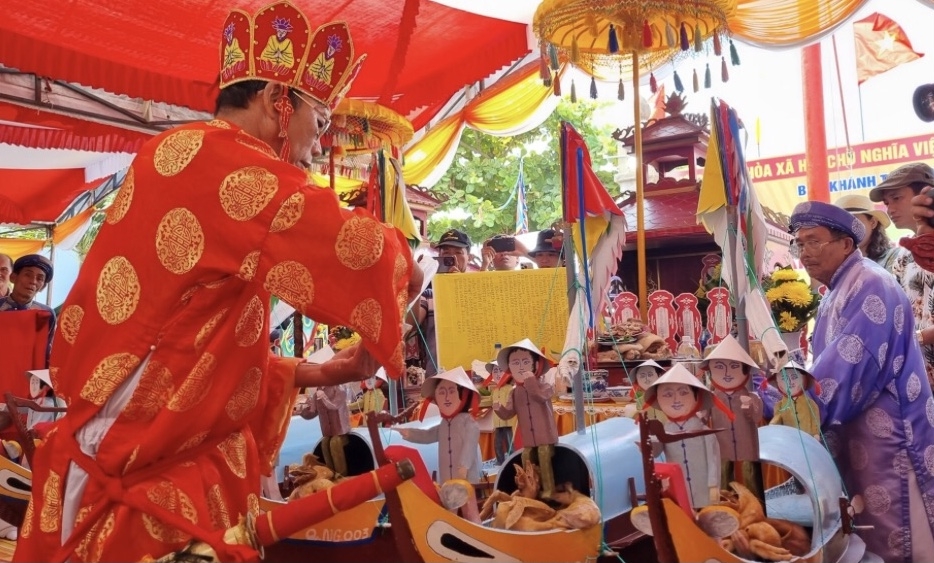Lễ khao lề thế lính tại đảo Lý Sơn.