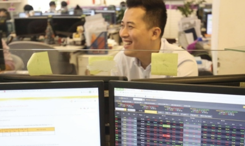 Nhà đầu tư Cá nhân mua ròng đột biến, gần 2.000 tỷ đồng 