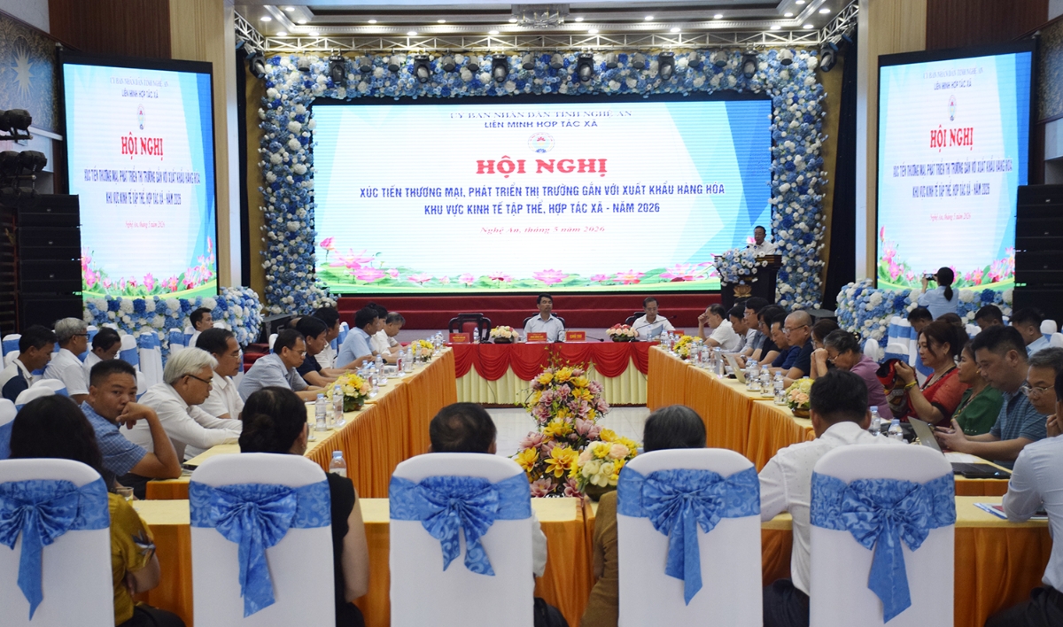 Toàn cảnh hội nghị.