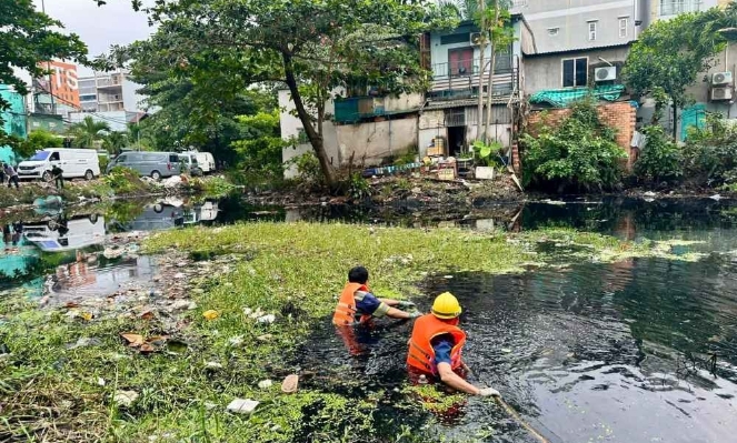 HCMC to invest $120 million in cleaning up two polluted canals