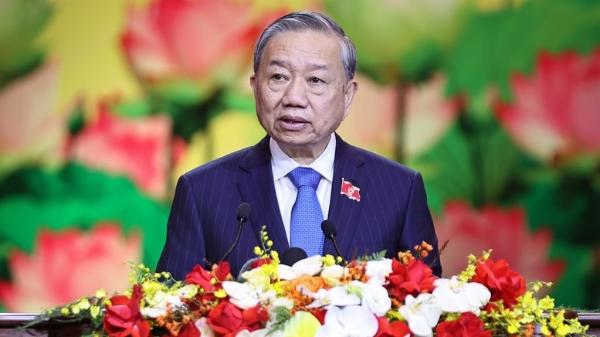 Ánh sáng Hồ Chí Minh soi đường cho chúng ta đi