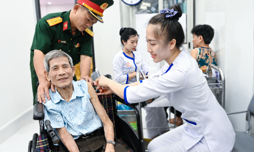 VNVC tặng Gói tài trợ y tế hơn 10 tỷ đồng cho Đặc khu Côn Đảo
