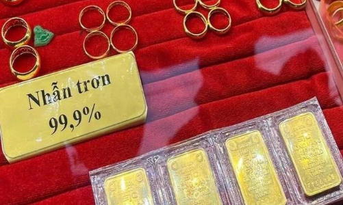 Bên mua vàng mất thêm gần 7 triệu đồng/lượng trong nửa đầu tháng 5