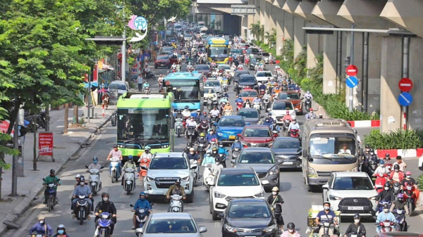 Hà Nội đề xuất mốc chuyển toàn bộ taxi, xe công nghệ sang dùng năng lượng xanh