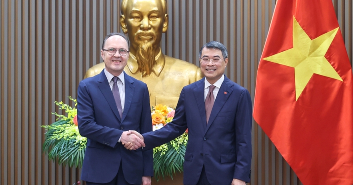 Thủ tướng tiếp Đại sứ Nga, thống nhất thúc đẩy hợp...