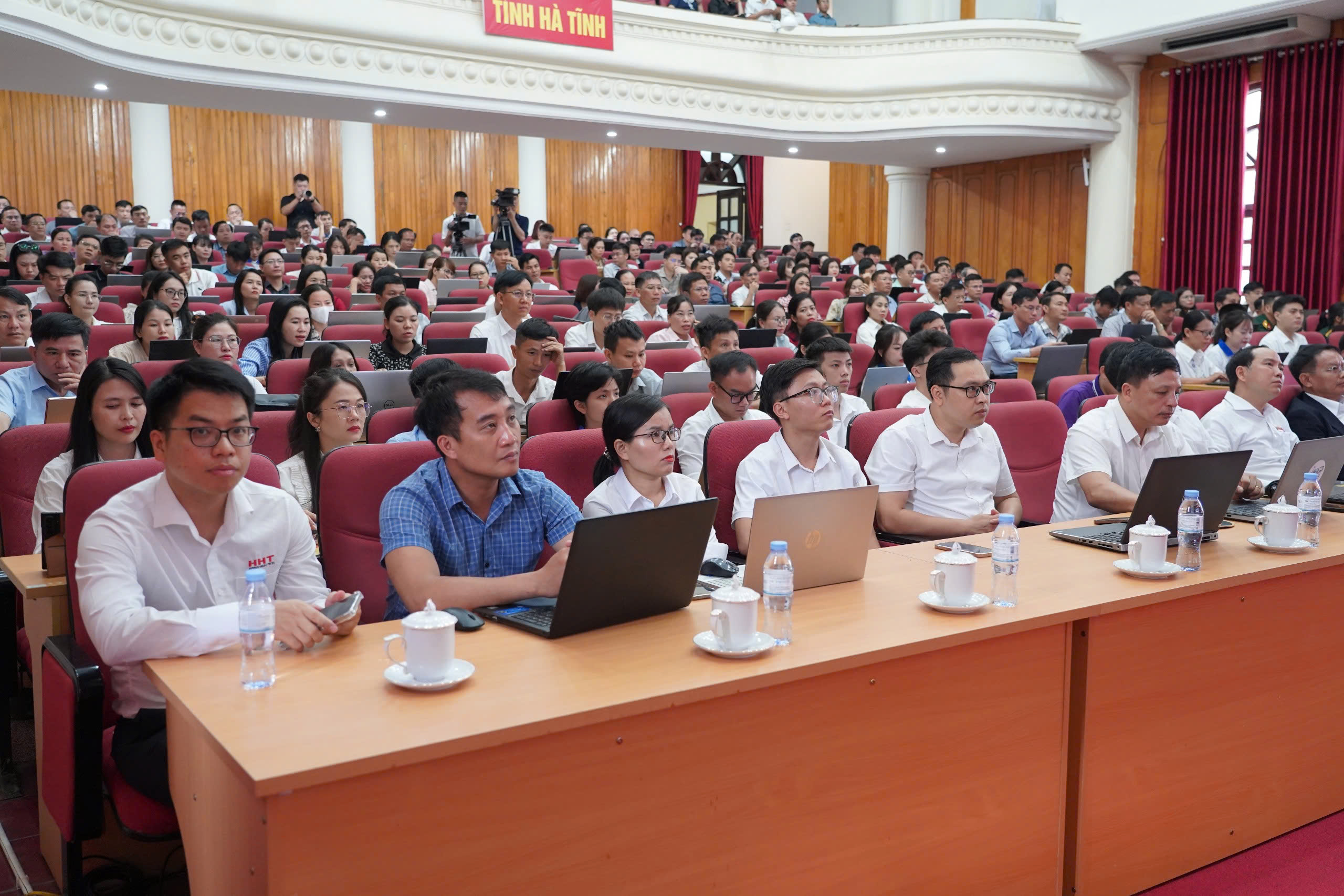 Hội nghị thu hút gần 200 học viên là lãnh đạo, cán bộ phụ trách cải cách hành chính, chuyển đổi số tại các cơ quan, đơn vị tham gia