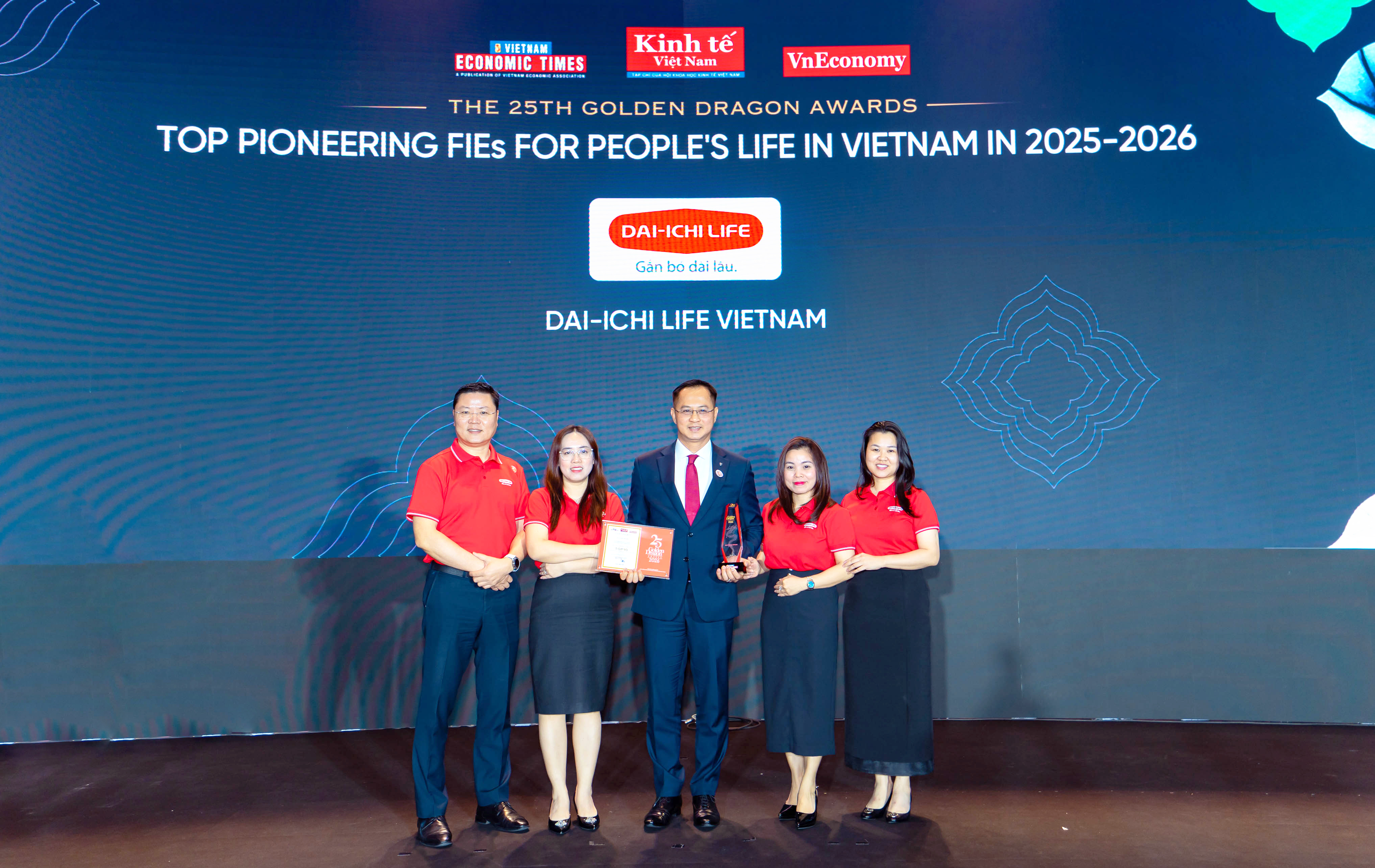 Các thành viên đại diện Ban Giám đốc Dai-ichi Life Việt Nam tại Rồng Vàng 2026.