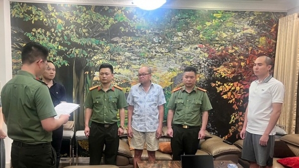 Bắt đối tượng vận chuyển trái phép gần 90 tấn nguyên liệu liên quan chất phóng xạ
