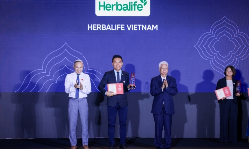 Herbalife được vinh danh Top 10 Doanh nghiệp Vì cuộc sống cộng đồng tại Rồng Vàng 2026