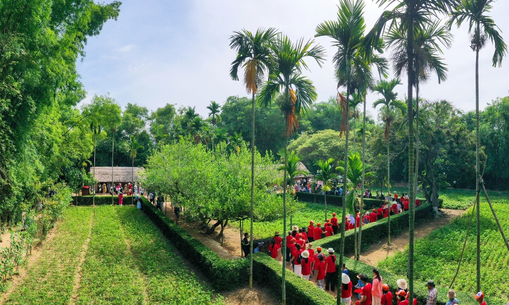 Ảnh: Lễ hội Làng Sen