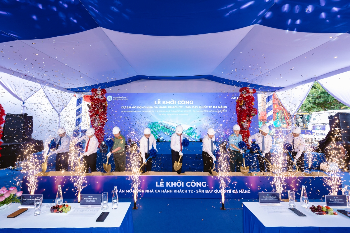 Thự hiện nghi thức khởi công Dự án mở rộng Nhà ga T2 Sân bay quốc tế Đà Nẵng