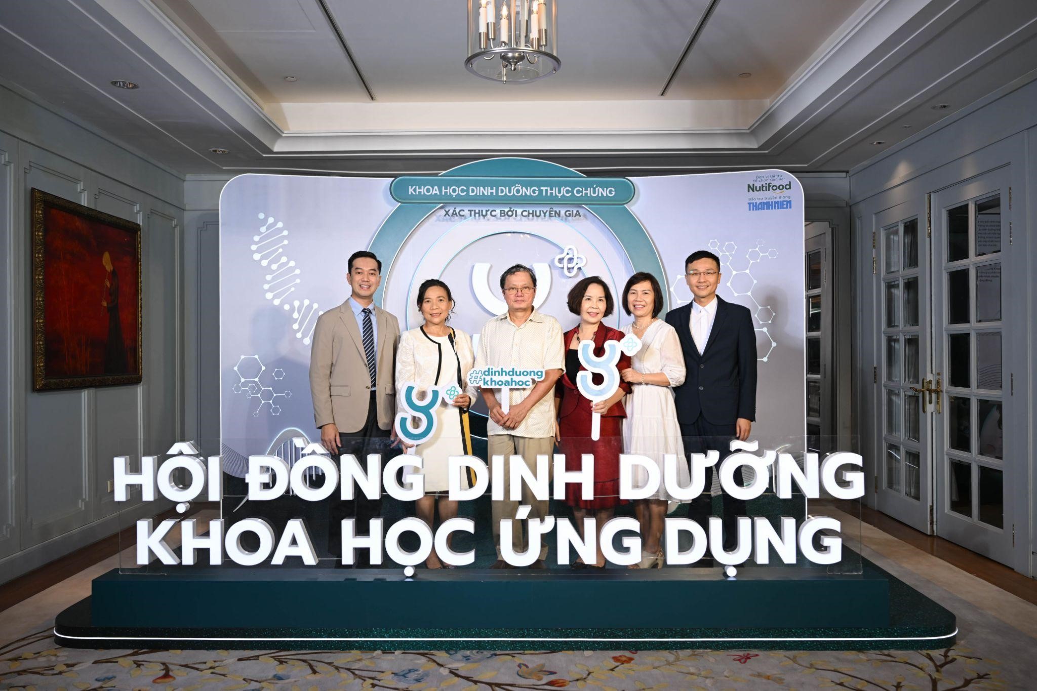 Doanh nghiệp chung tay xây nền tảng dinh dưỡng khoa học cho cộng đồng 3 Nutifood đồng hành cùng Hội đồng Dinh dưỡng Khoa học ứng dụng với vai trò nhà tài trợ cho các hoạt động hội thảo chuyên ngành. Ảnh: Nutifood.