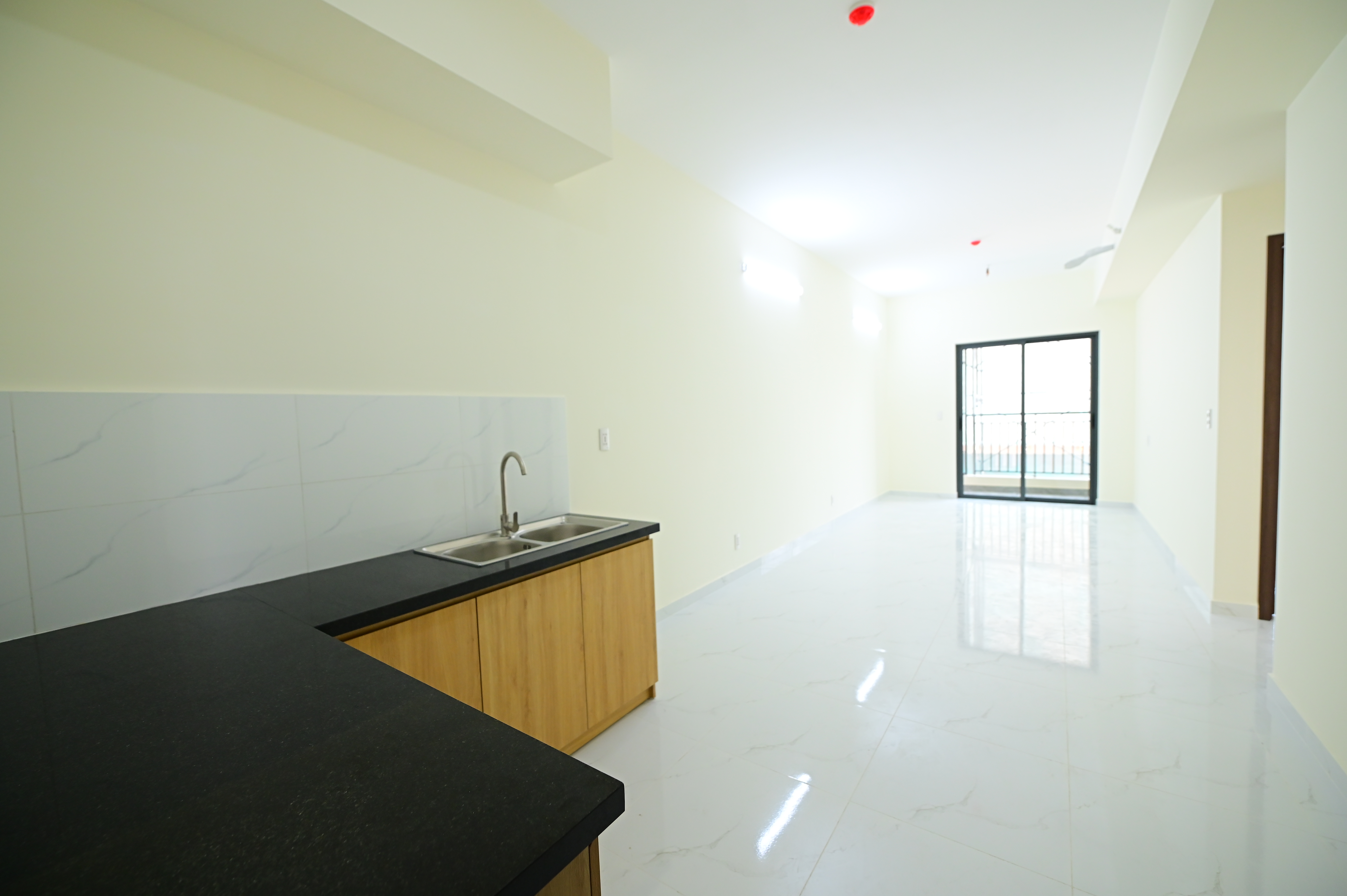 Nhà ở xã hội LA Home được bàn giao với nội thất hoàn thiện cơ bản. Ảnh dự án.