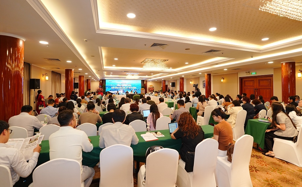 Toàn cảnh diễn đàn