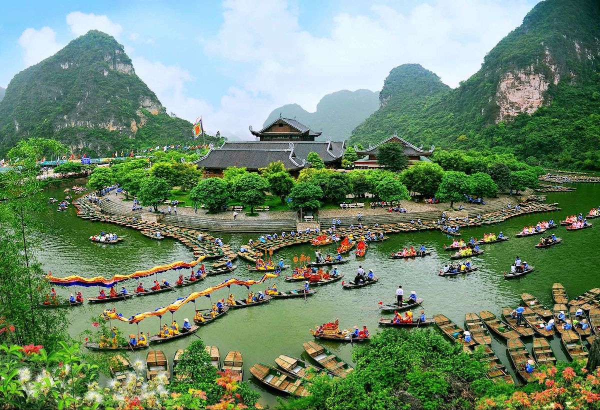 Tuần Du lịch Ninh Bình 2026 hứa hẹn mang đến không gian lễ hội sôi động giữa miền di sản Tràng An. Ảnh minh hoạ
