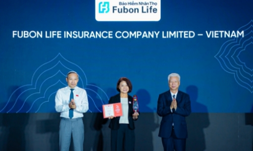 Fubon Life Việt Nam lần thứ 11 được vinh danh tại chương trình Rồng Vàng