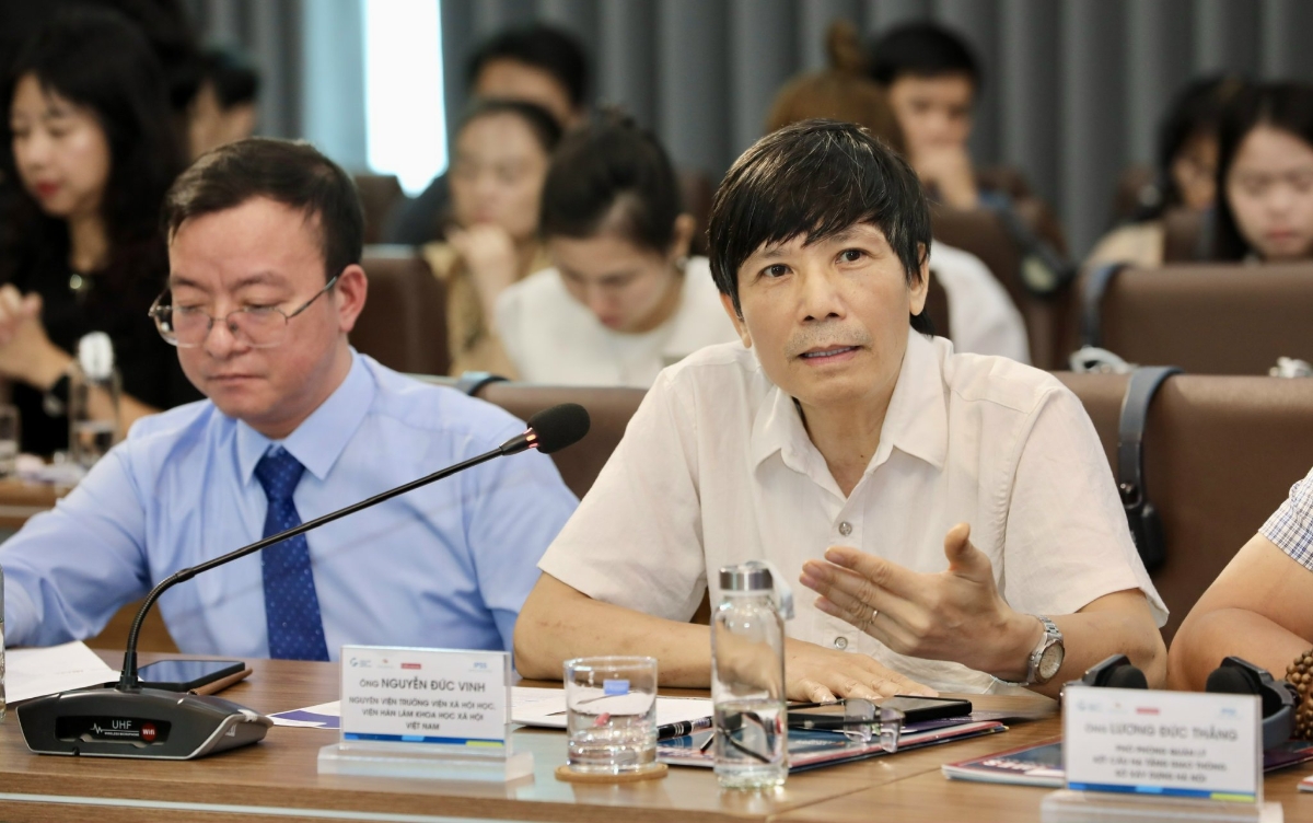 TS. Nguyễn Đức Vinh, nguyên Viện trưởng Viện Xã hội học thuộc Viện Hàn lâm Khoa học Xã hội Việt Nam, phát biểu tại hội thảo. Ảnh: Tri Phong