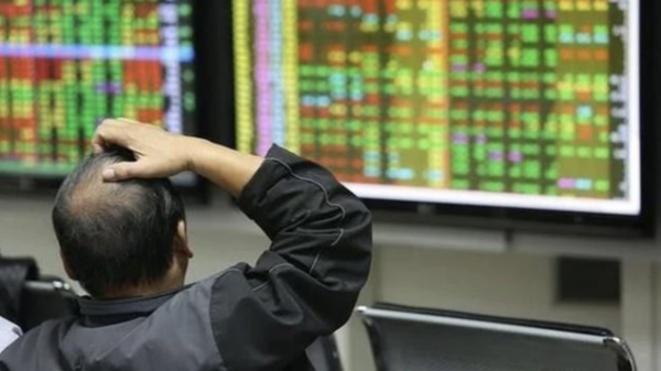 Khối ngoại bất ngờ bán ròng 1.700 tỷ đồng 