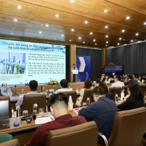 Toàn cảnh hội thảo “Di chuyển, Trí tuệ nhân tạo (AI) và Xã hội: Củng cố tương lai lĩnh vực giao thông vận tải tại Việt Nam” do VnEconomy tổ chức sáng 21/5.